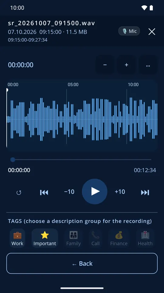 Player with a zoomable waveform in dark theme
